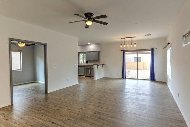 Building Photo - Rancho Sahuarita