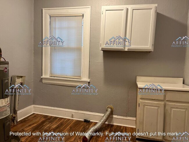 Building Photo - 1454 Marion Place Macon, Ga