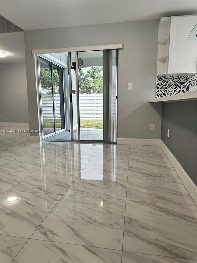 Building Photo - 14024 SW 148th Ln