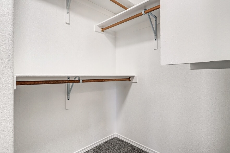 Master Closet - 7817 Louisiana Blvd NE