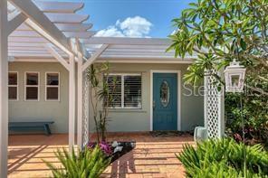 Building Photo - 7860 Holiday Dr