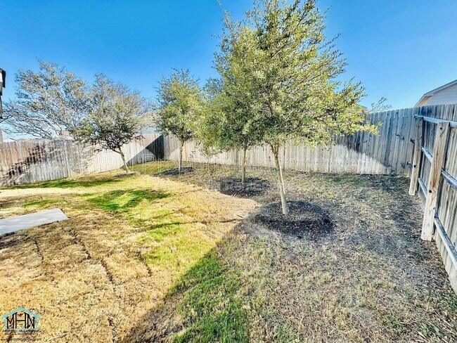 Building Photo - 9012 Sumners Wise