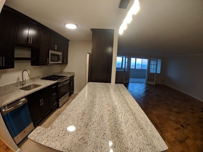 Building Photo - 6 Whittier Pl