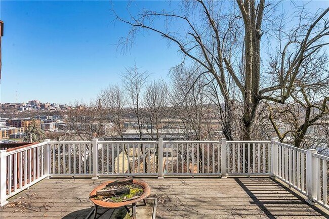 Building Photo - 3127 Josephine St