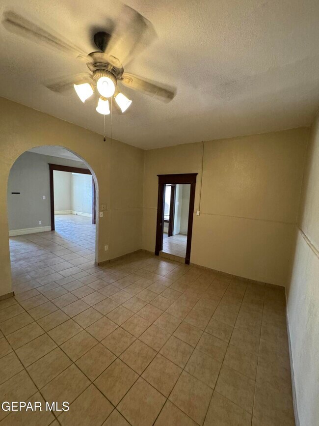 Building Photo - 617 Prospect St