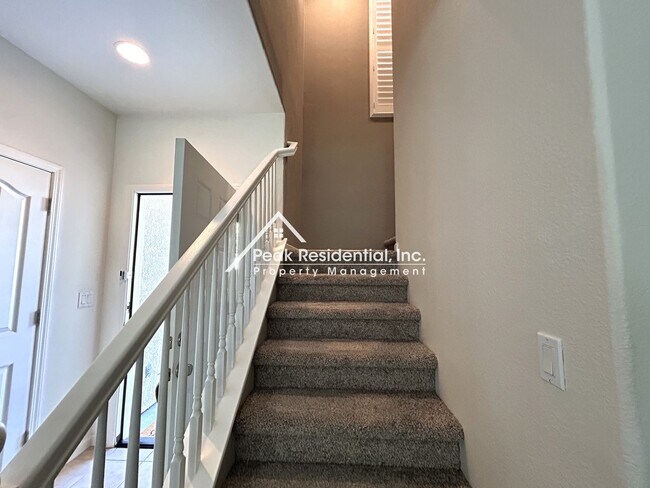 Building Photo - 9196 Cortina Cir