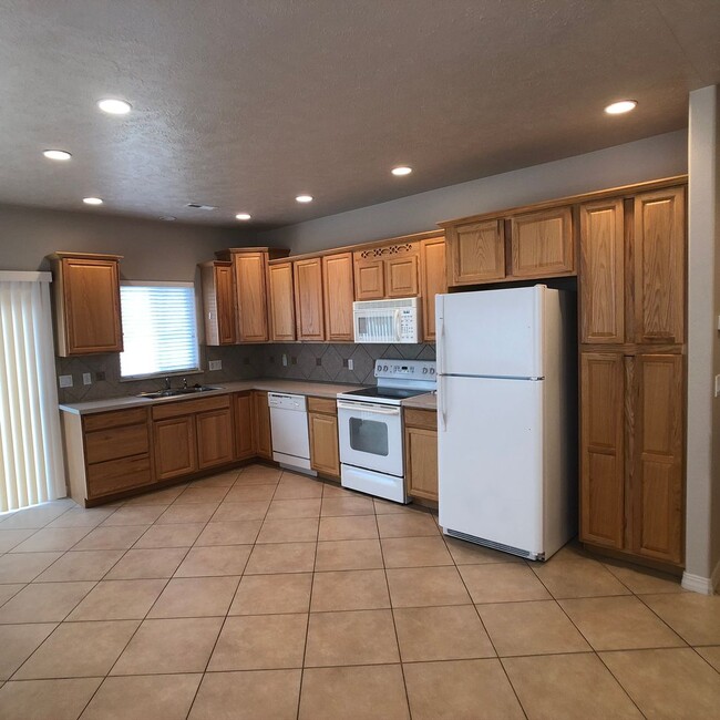 Building Photo - City of Grand Junction 2 Bedroom townhouse