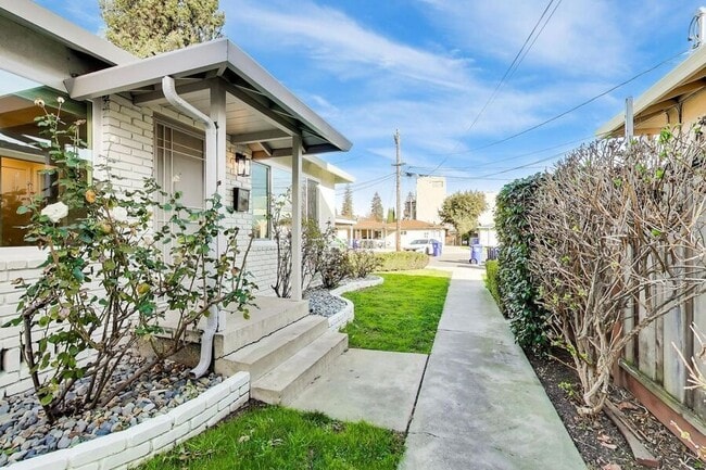 Building Photo - 451 Ruth Ct