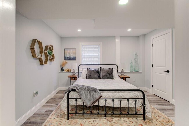 Building Photo - 142 Ferreira Ave