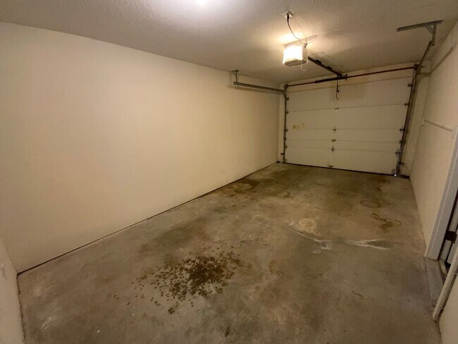 Building Photo - Steamboat Ln - 1601