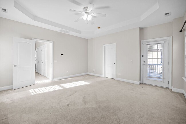 Building Photo - 10724 Alvarado Way