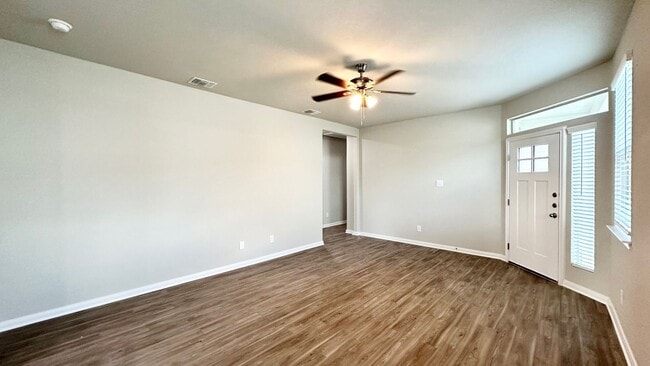 Building Photo - 213 Joseph Cir