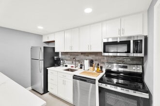 Building Photo - Roanoke Villas Apartments