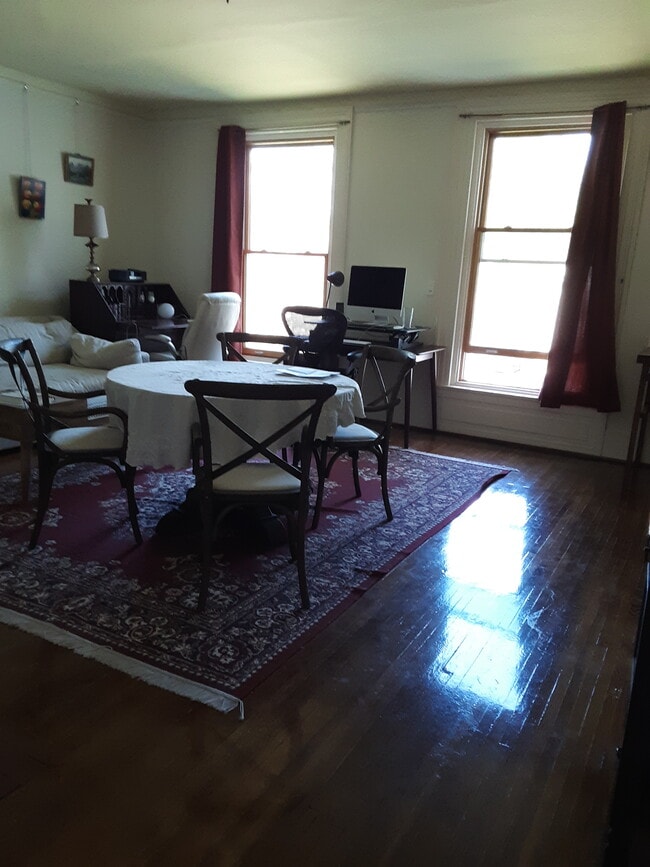 Building Photo - 210 N Geneva St