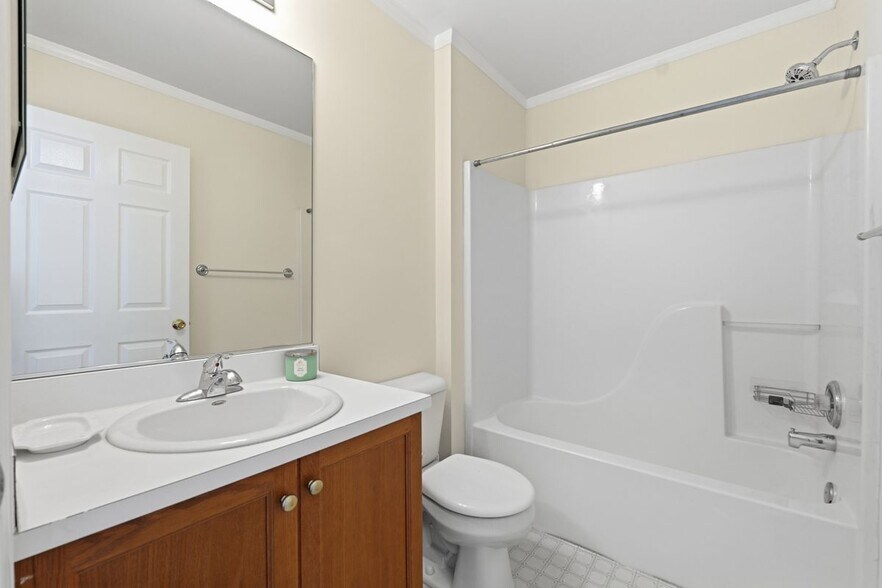 Building Photo - 402 Dalton Ct