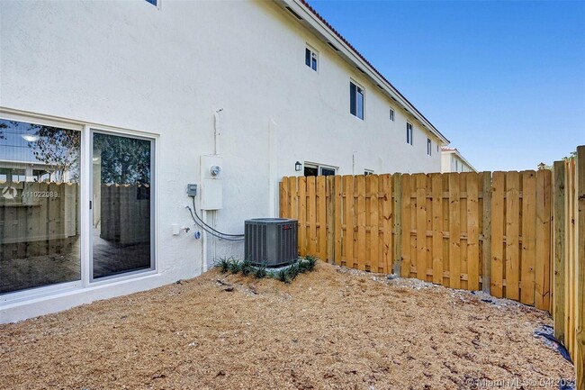 Building Photo - 58 SW 3rd Ct