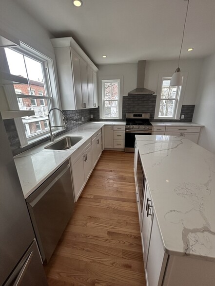 Primary Photo - 8 Brookside Ave