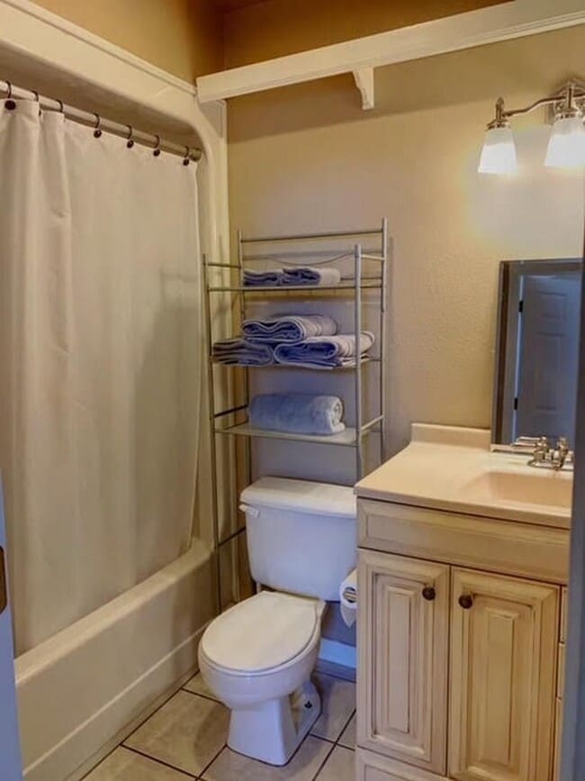 Building Photo - RENTAL Fully Furnished 4 bedroom home