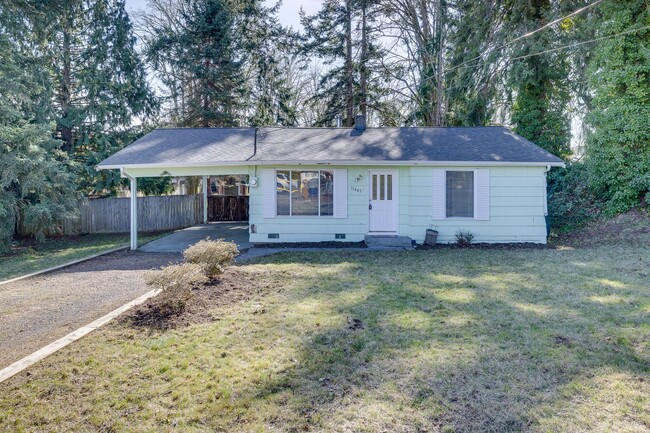 Primary Photo - Renton Home on Large Lot!