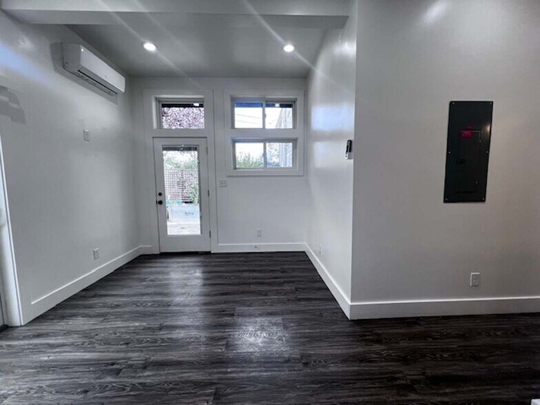 Building Photo - 6235 San Pablo Ave