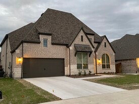 Building Photo - 2706 Delta Dr