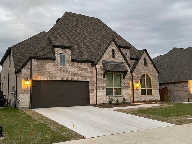 Building Photo - 2706 Delta Dr