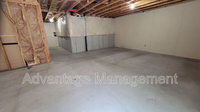 Building Photo - 251 Sunshine Dr