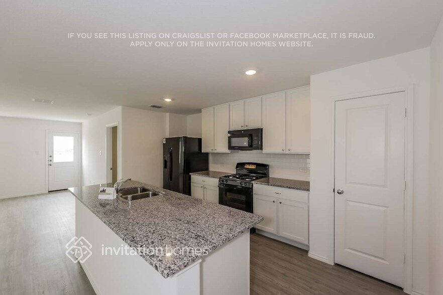 Building Photo - 10221 Hackberry Spg Wy