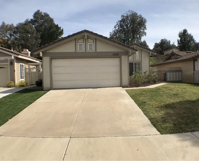 Building Photo - 41430 Avenida De La Reina