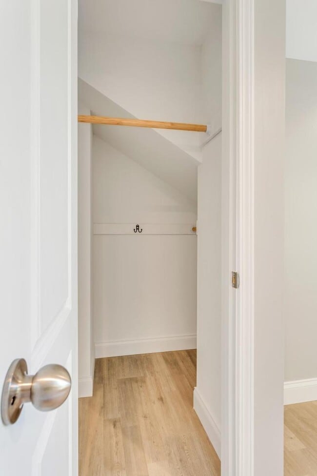 Building Photo - 5404 Nagel Ave