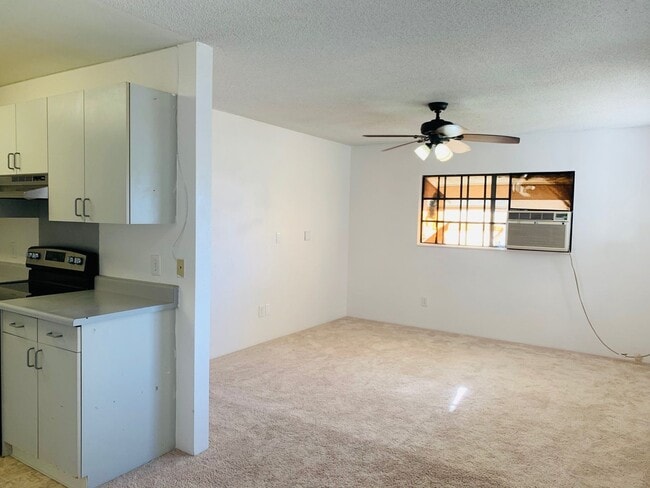 Building Photo - Great 2bd/1ba unit with 2 parking stalls at Pae Ko Gardens in Kapolei