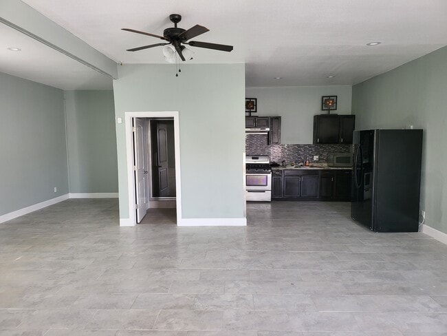 Building Photo - 6000 Trowbridge Dr