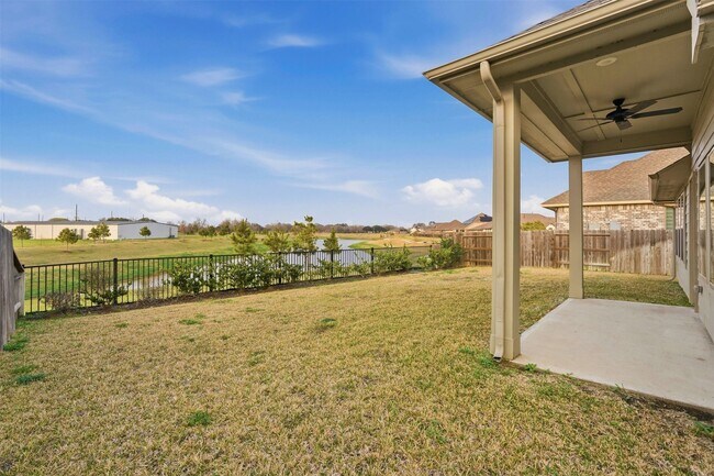 Building Photo - 1322 Wild Mustang Trl