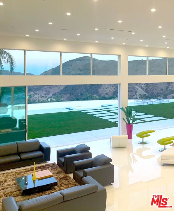 Building Photo - 80 Saddlebow Rd