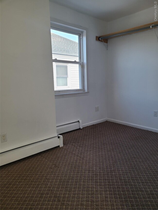 Building Photo - 61-52 148th Pl