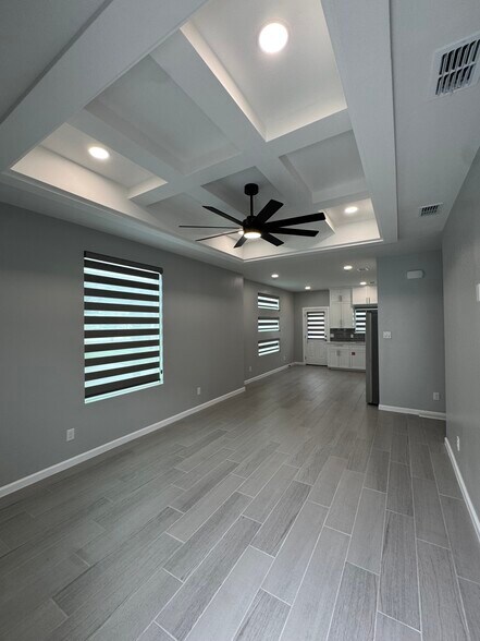 Building Photo - 1803 W Violet Dr