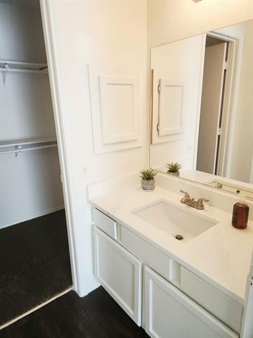 Building Photo - 1703 Leroy Rd