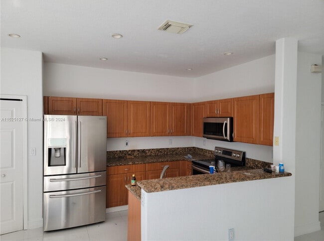 Building Photo - 7831 NW 107th Ct