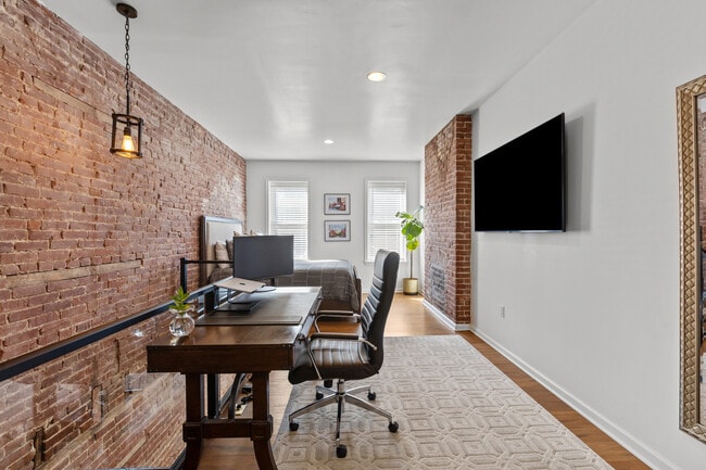 Building Photo - 3039 Spring Wy
