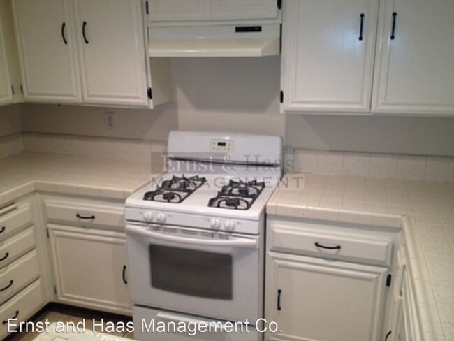 Building Photo - 2 br, 2 bath House - 5479 E. Centralia St....