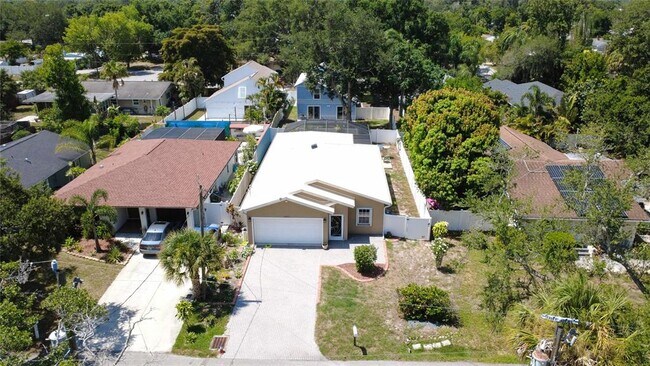Building Photo - 2920 Edgewood Ln