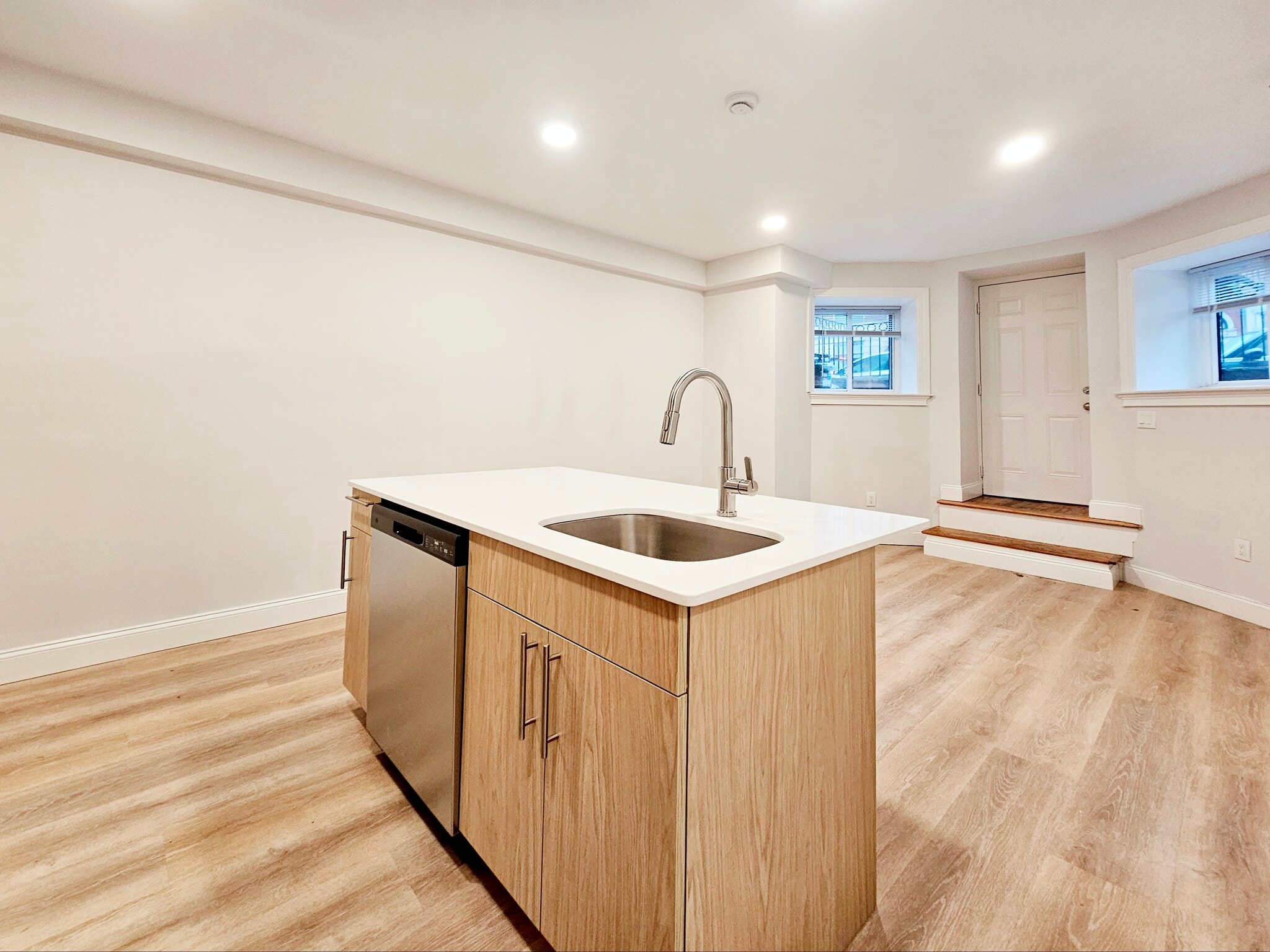 Building Photo - 501 Beacon St