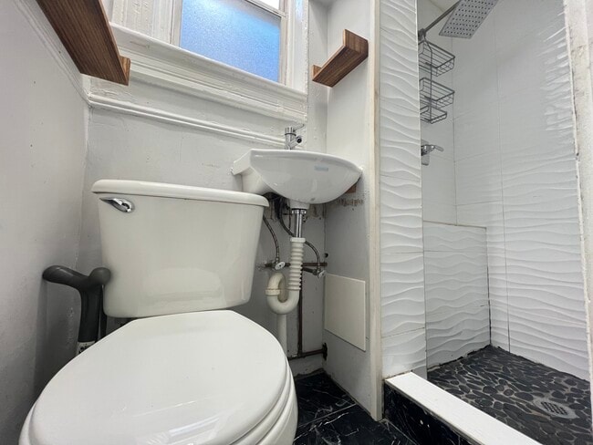 89-91 E 25th St 13 - 90 E 25th St