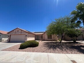 Building Photo - Bright & Beautifully Renovated 3 Bed, 2 Ba...