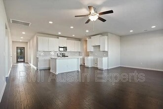 Building Photo - 405 Coba St