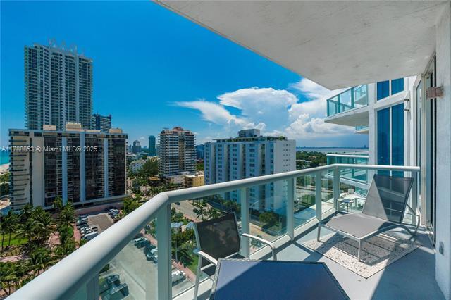 Building Photo - 6515 Collins Ave