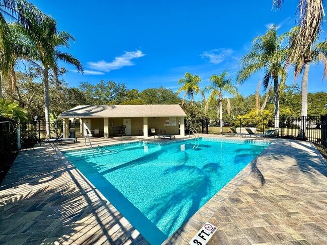 Building Photo - 2879 Thaxton Dr