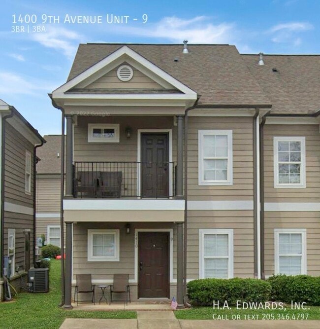 Building Photo - 1400 9th Ave