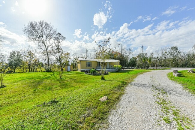 Building Photo - 1749 Max Rd