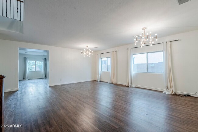 Building Photo - 2744 E Donato Dr